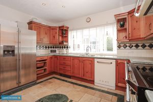 Kitchen- click for photo gallery